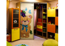 Детский шкаф для одежды или хранилище игрушек