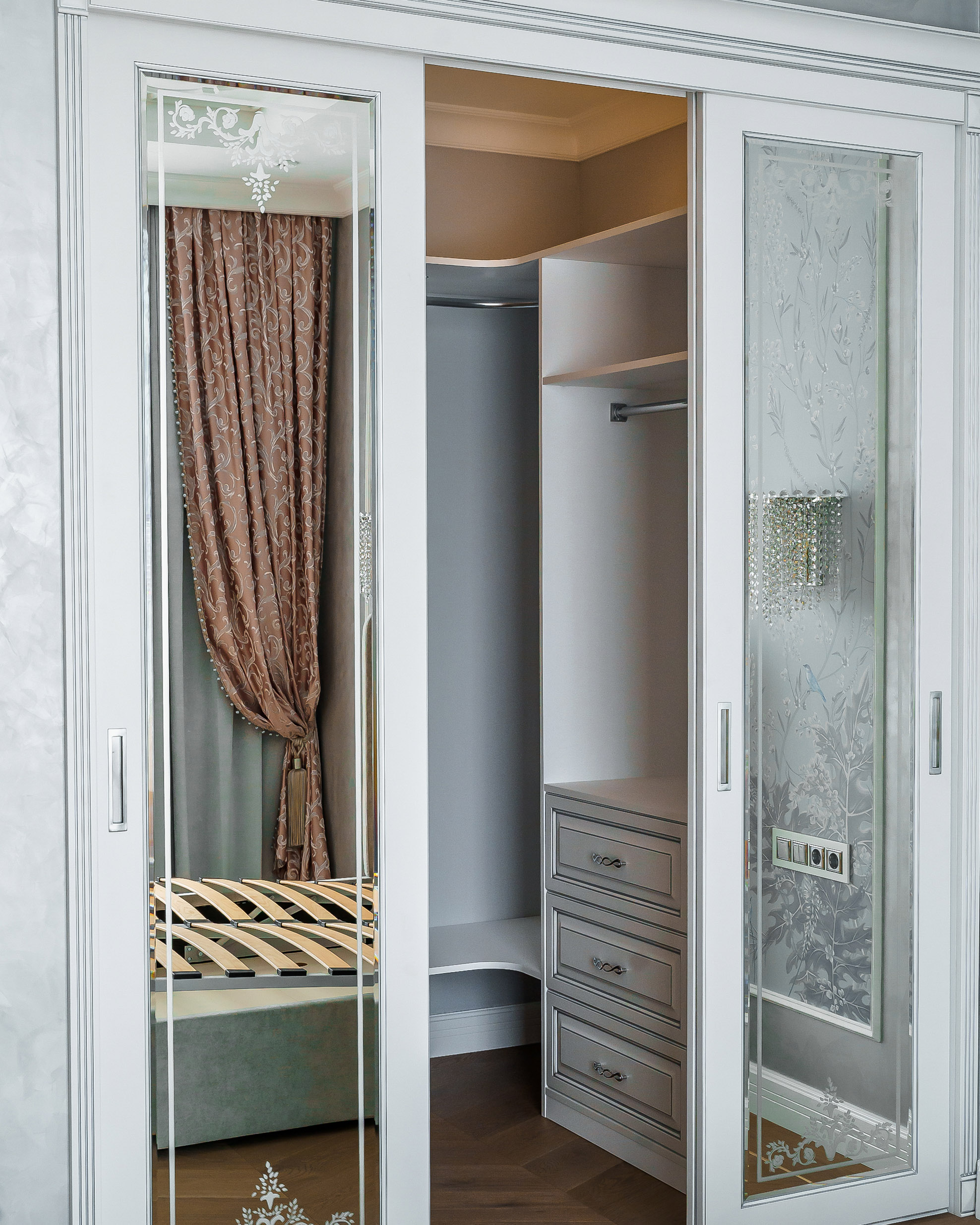 Гардеробная комната в классическом стиле