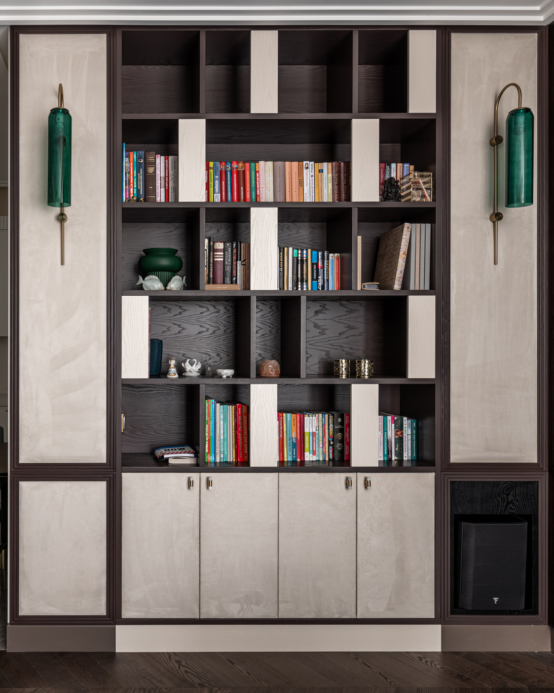 Книжный шкаф 