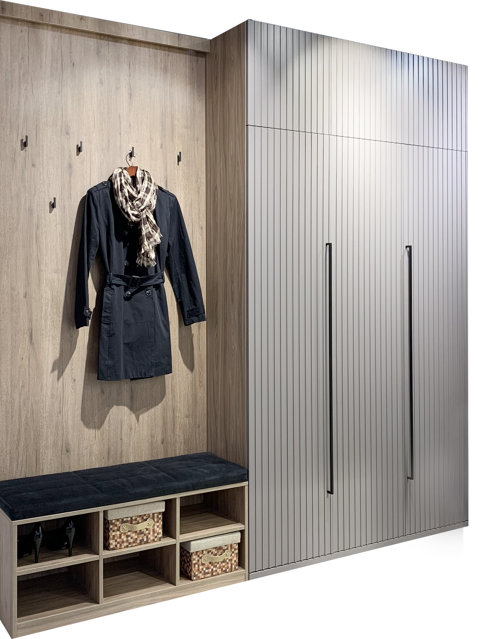 Прихожая с МДФ фасадами и складной дверью