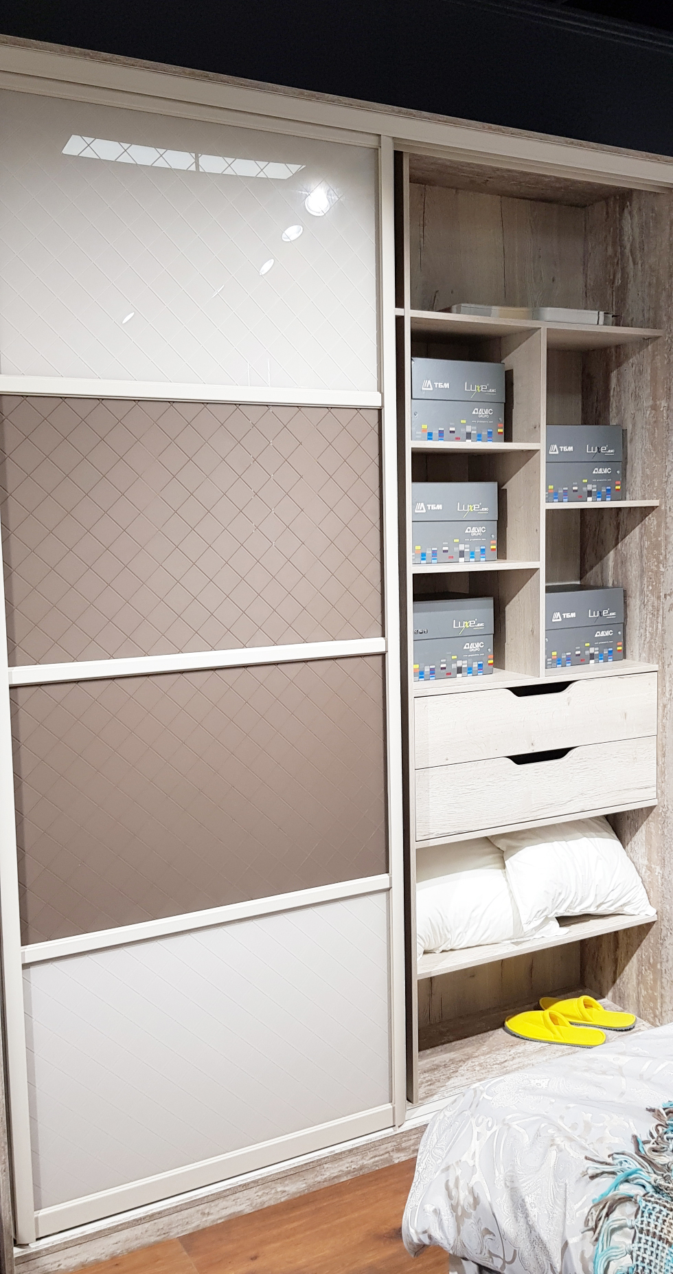 Шкаф-купе c профиль Lazuryt