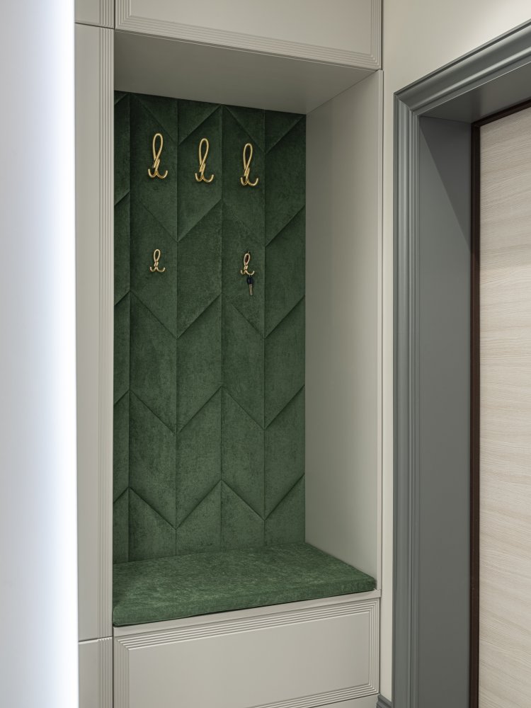 Корпусная прихожая в нише