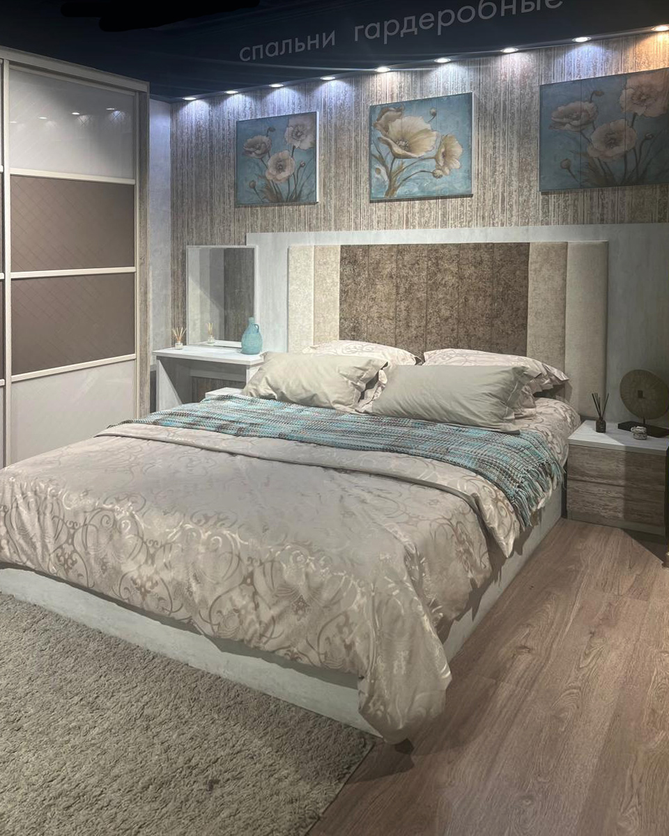 Кровать с мягким изголовьем