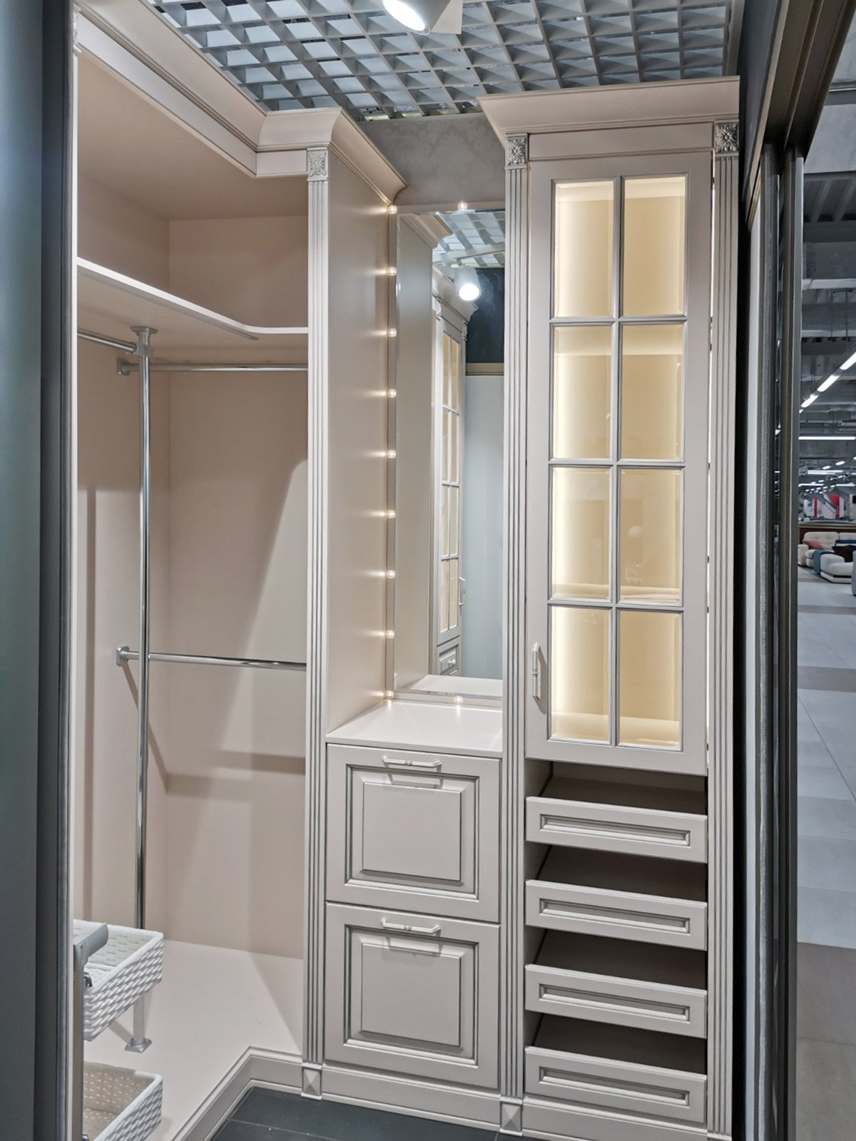 Гардеробная с фасадами из МДФ