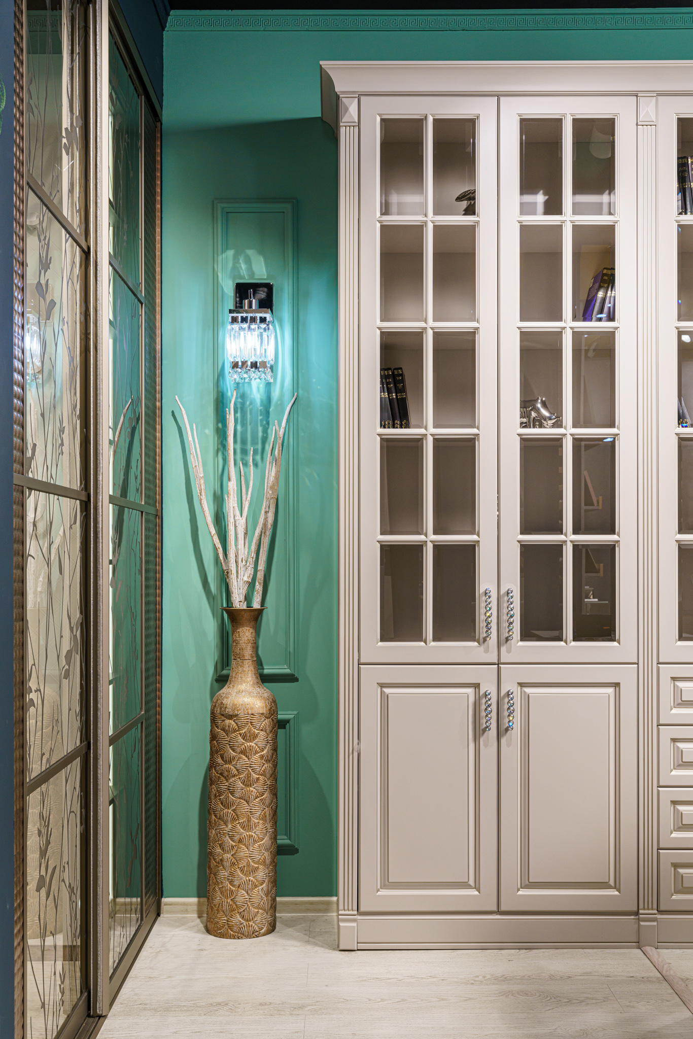 Библиотека с фасадами МДФ