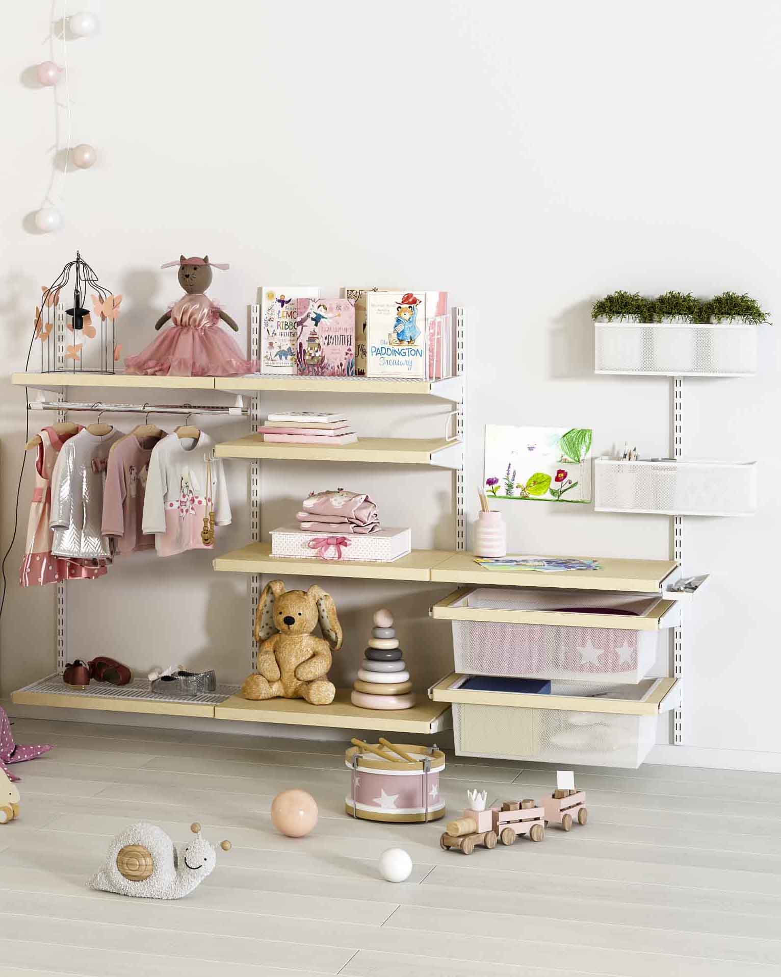 Гардеробная в детскую 