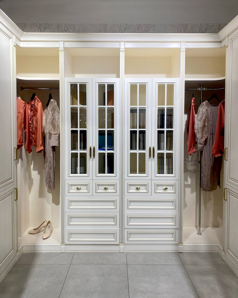 Гардеробная в классическом стиле