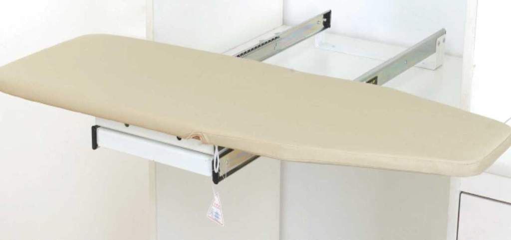 Поворотно-выдвижная гладильная доска