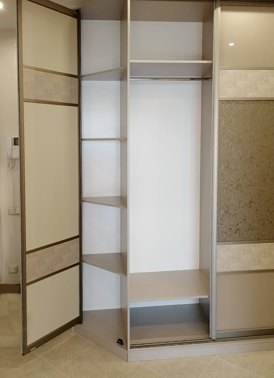 Шкаф с дверью-купе + распашные 