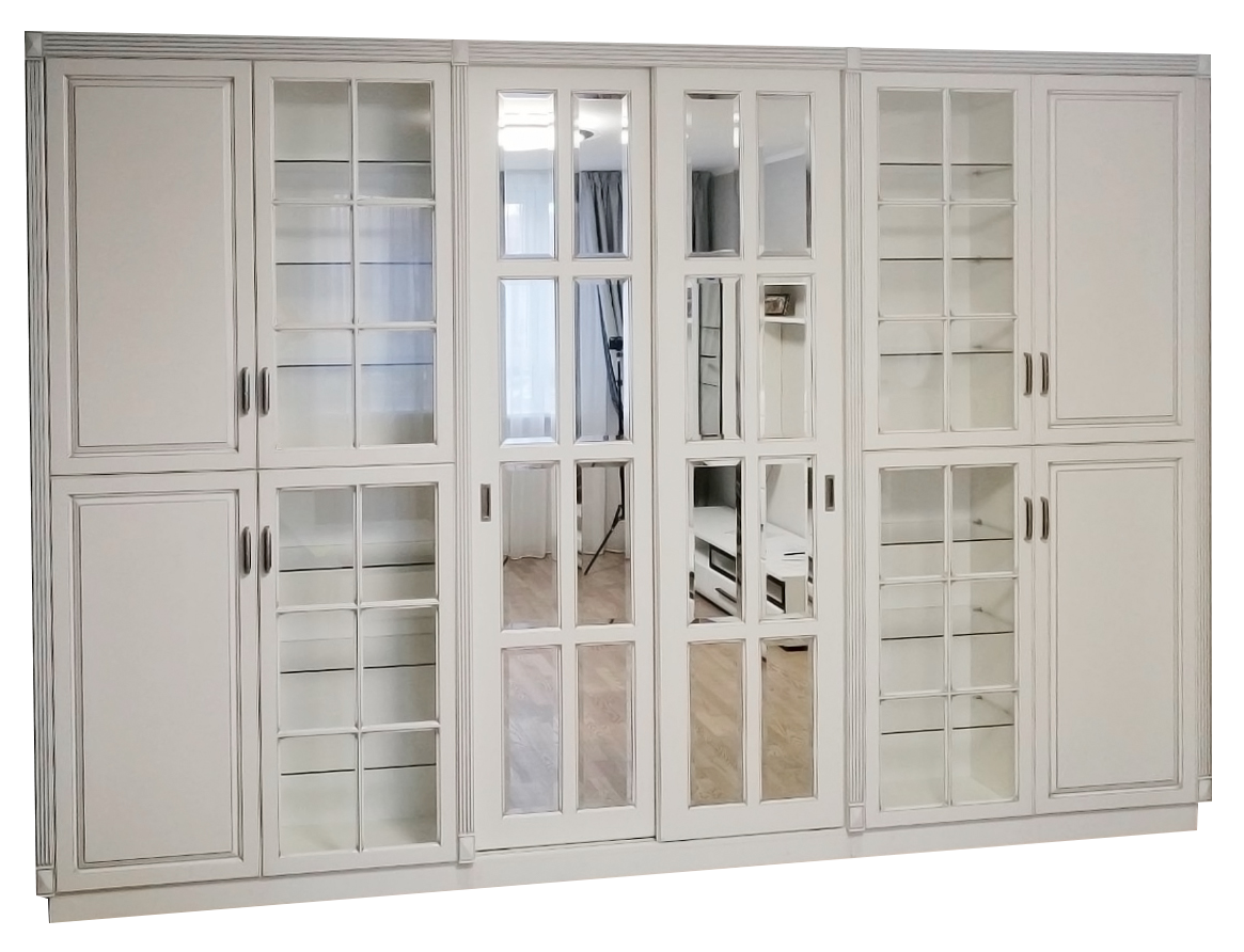 Распашной шкаф с классическими фасадами