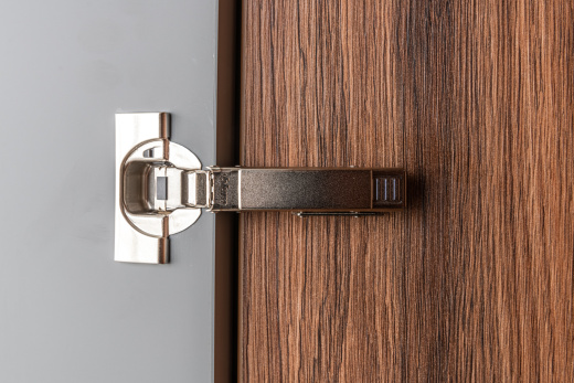 Распашной шкаф с фасадами Supramat