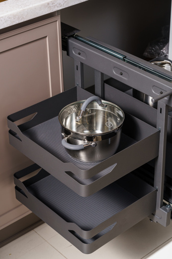 Угловая кухня с островом