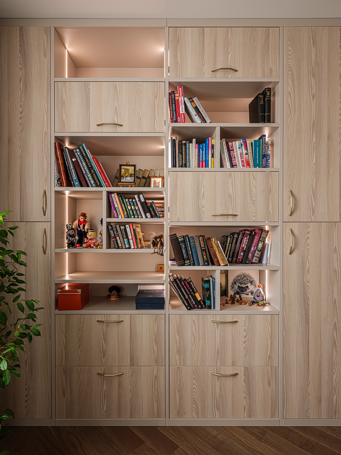 Мебель по проекту дизайнера в московскую квартиру