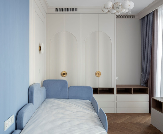 Распашной шкаф с фрезерованными фасадами