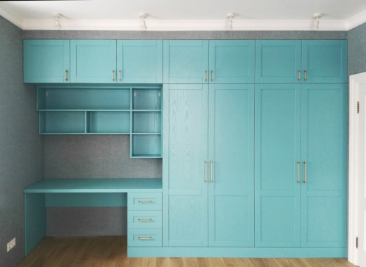 Детский распашной шкаф с рабочей зоной (шпон)