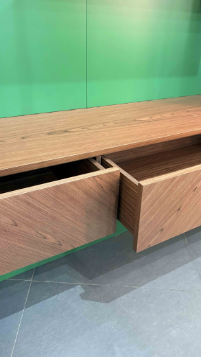 Подвесная гостиная из шпона