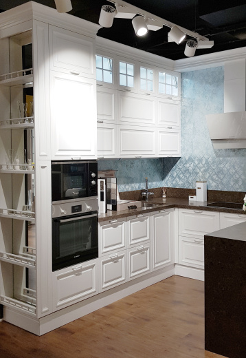 Классическая угловая кухня