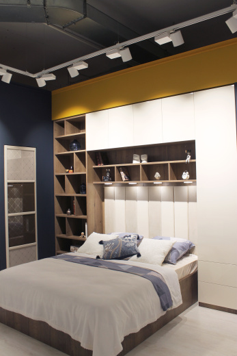 Стеллаж в спальню 