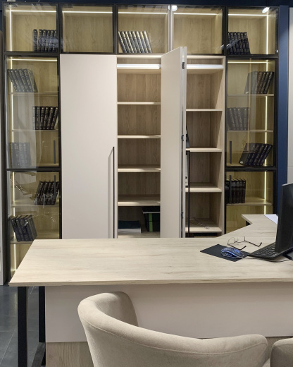 Библиотека с распашными/складными фасадами