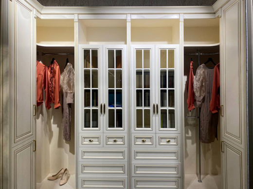 Гардеробная в классическом стиле