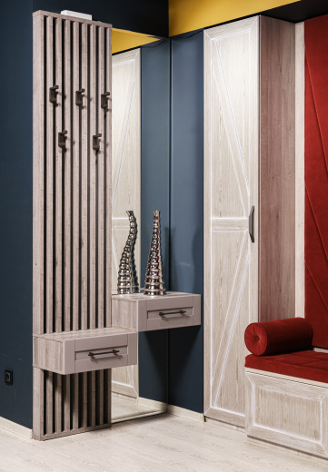 Прихожая с рейками