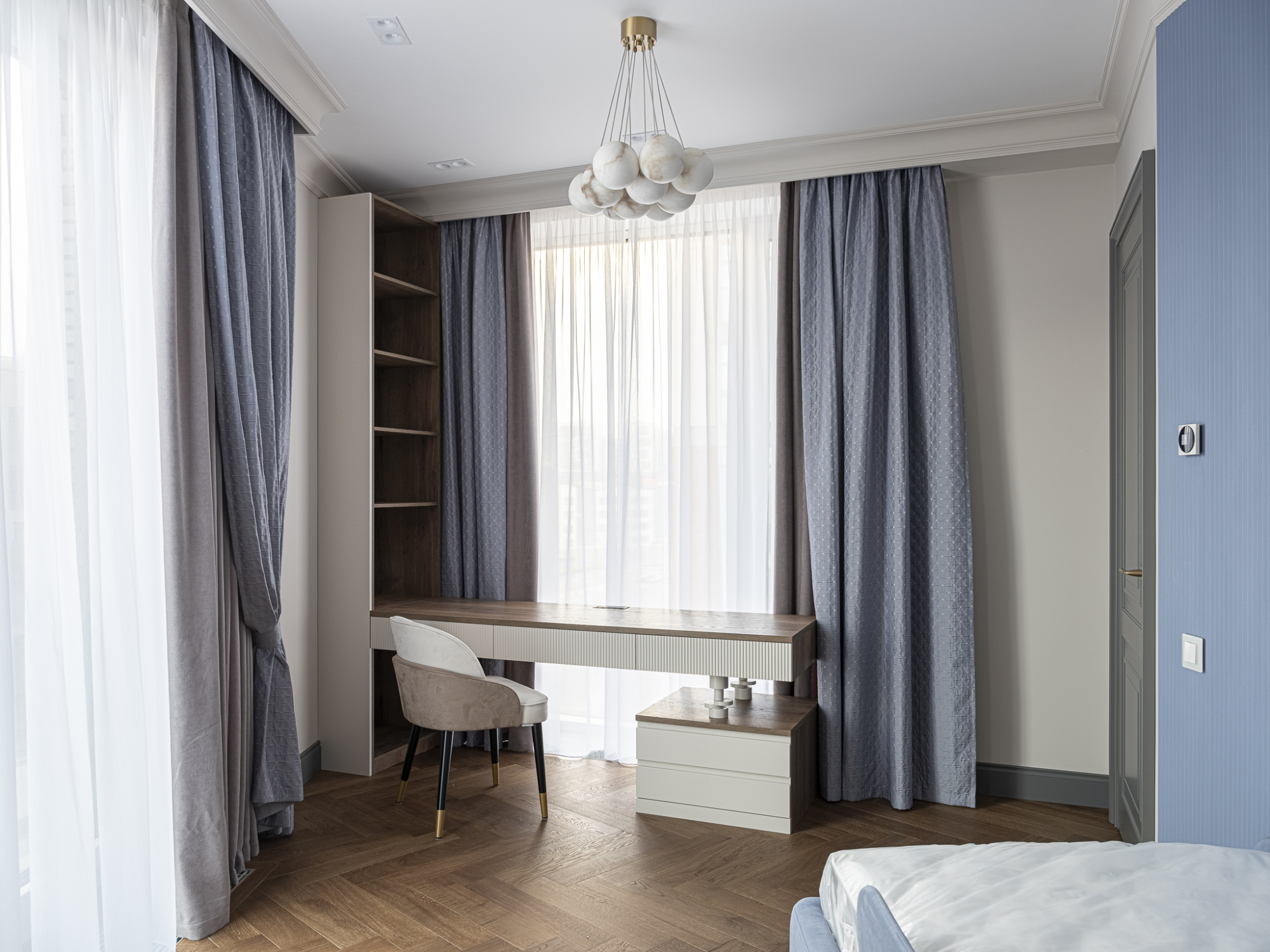 Рабочая зона в комнату мальчика