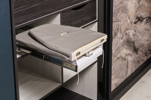 Шкаф-купе с зеркалом