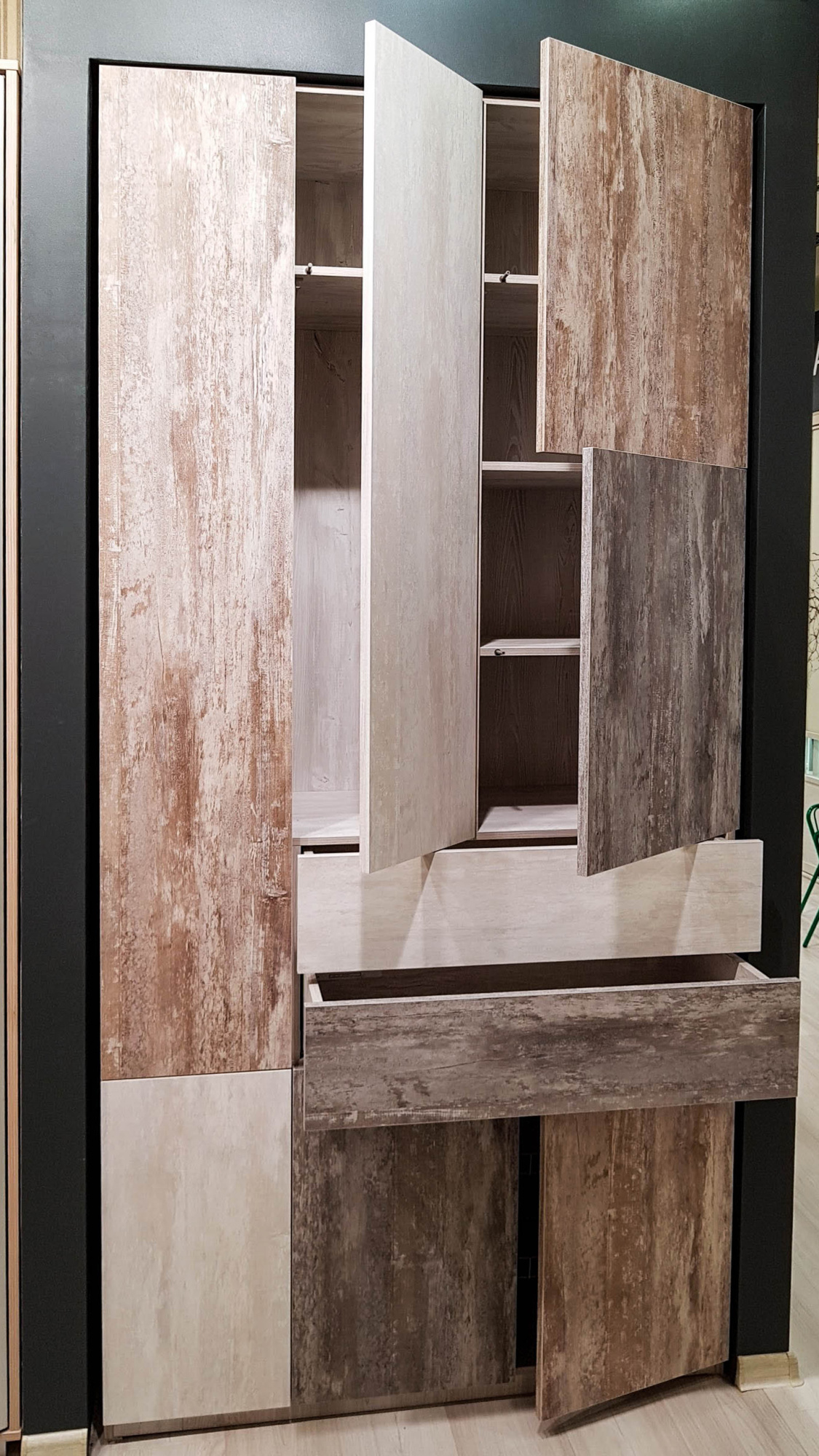 Шкаф распашной Syncron Alvic 