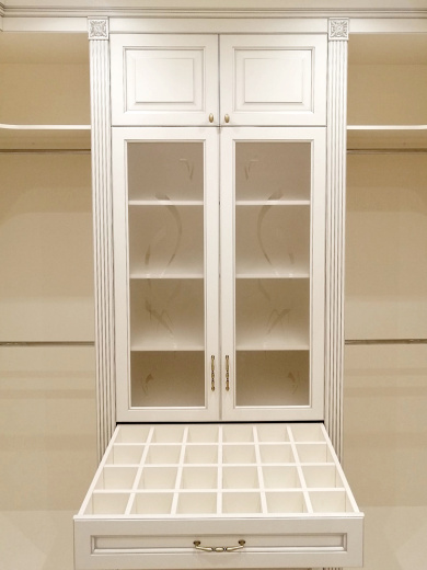 Гардеробная комната в классическом стилем из МДФ