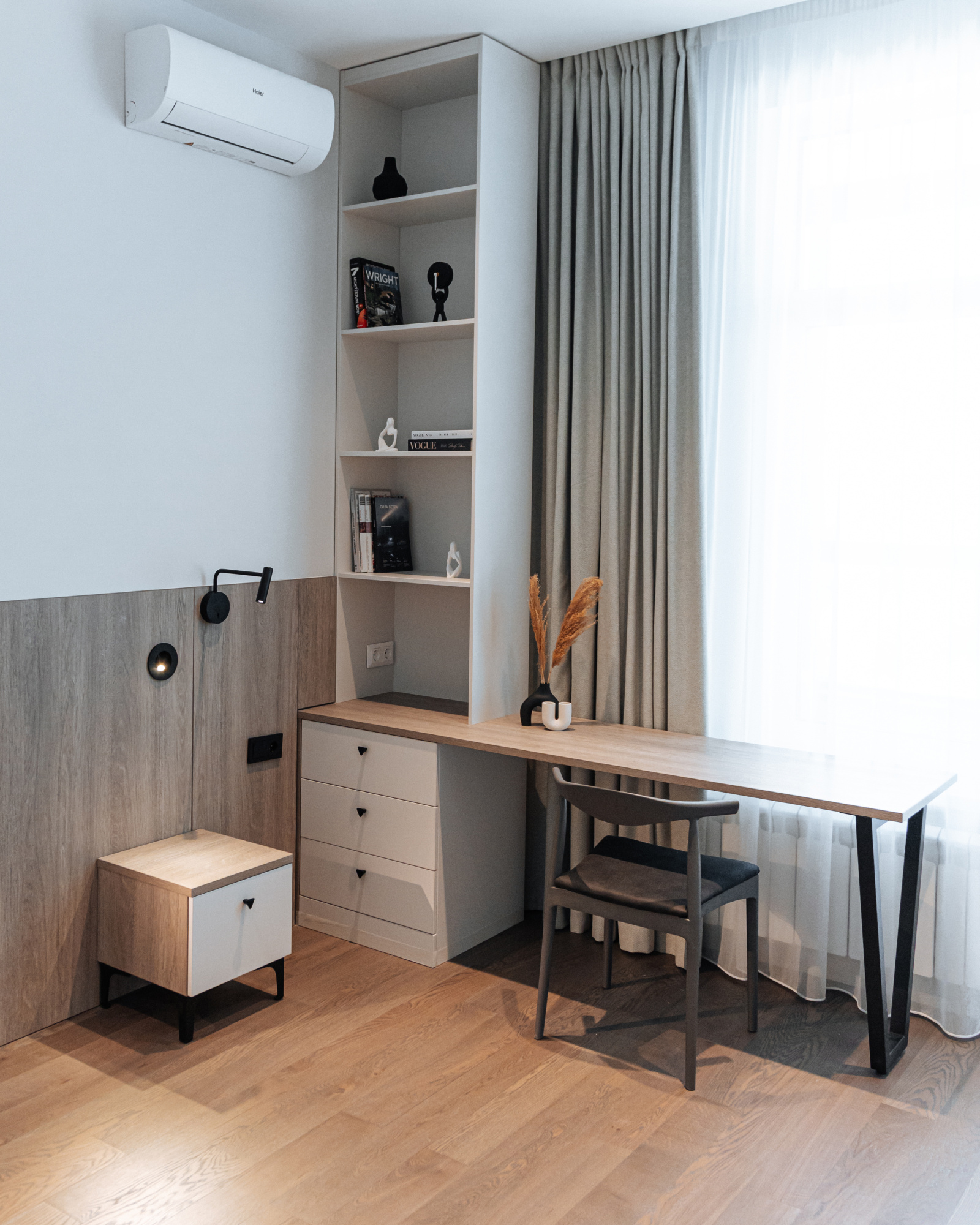 Рабочая зона в детскую комнату