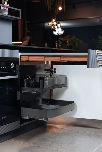 Прямая кухня с фрезерованными фасадами