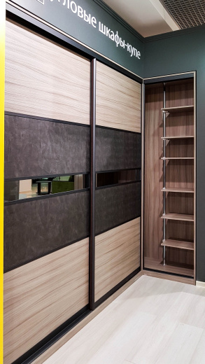 Угловой встроенный шкаф-купе