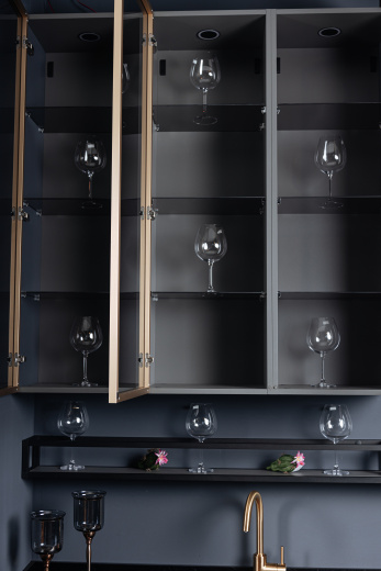 Прямая кухня с фрезерованными фасадами