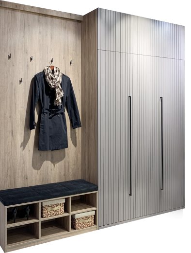 Прихожая с МДФ фасадами и складной дверью