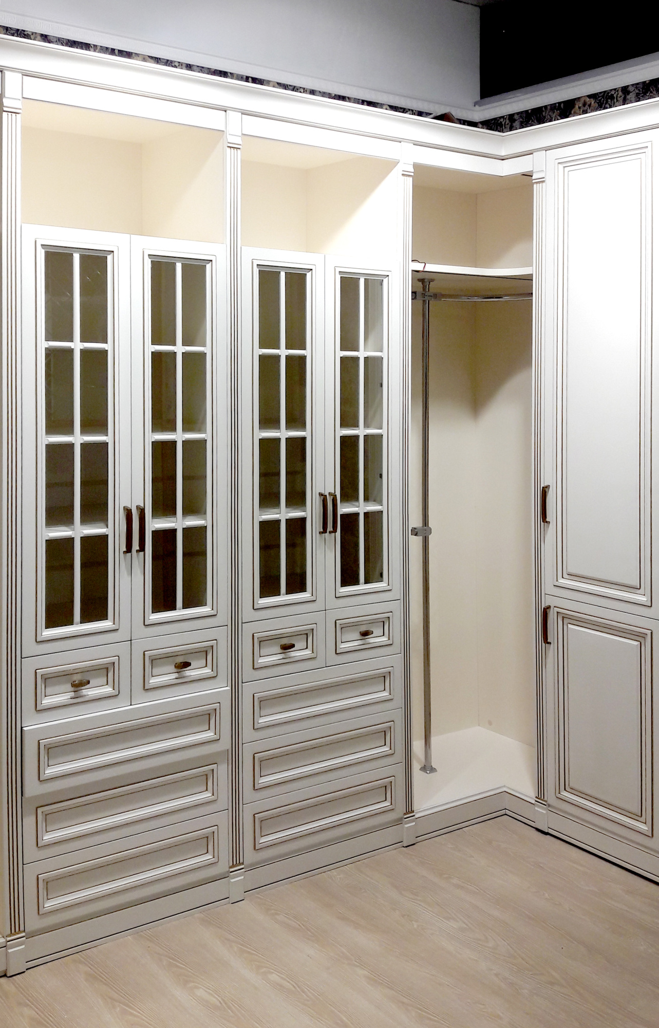 Гардеробная в классическом стиле