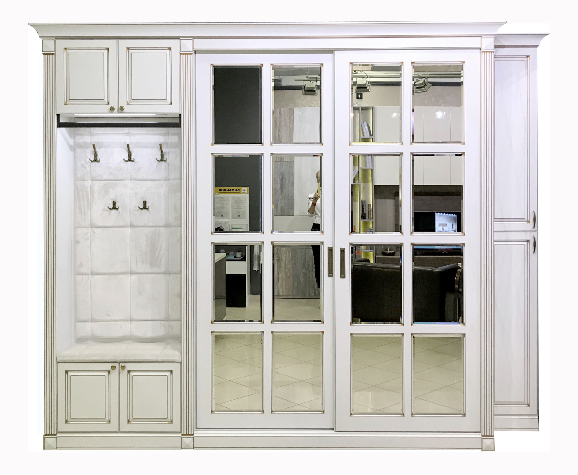 Прихожая в классическом стиле с мягким элементом