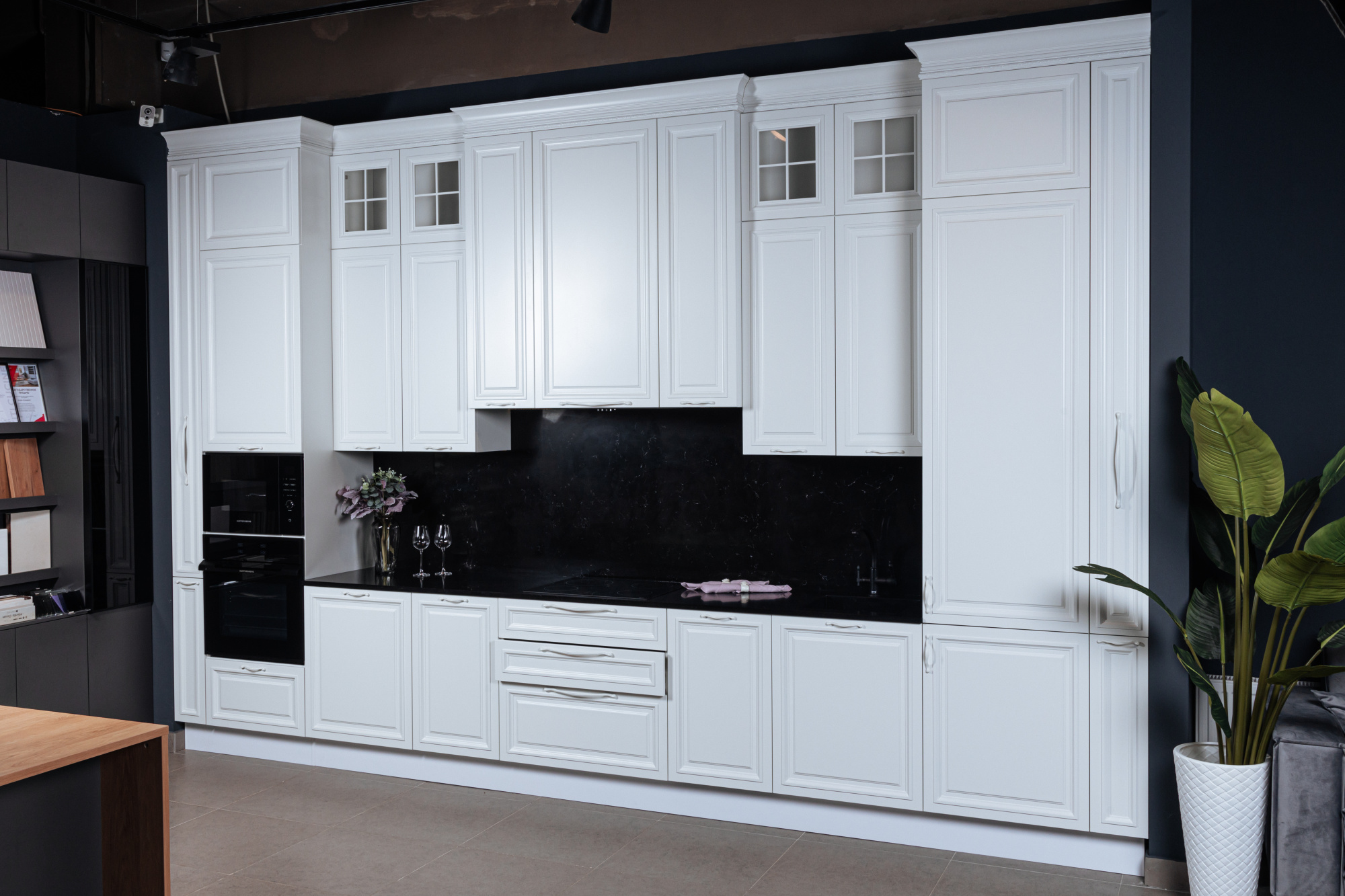 Прямая неоклассическая кухня 