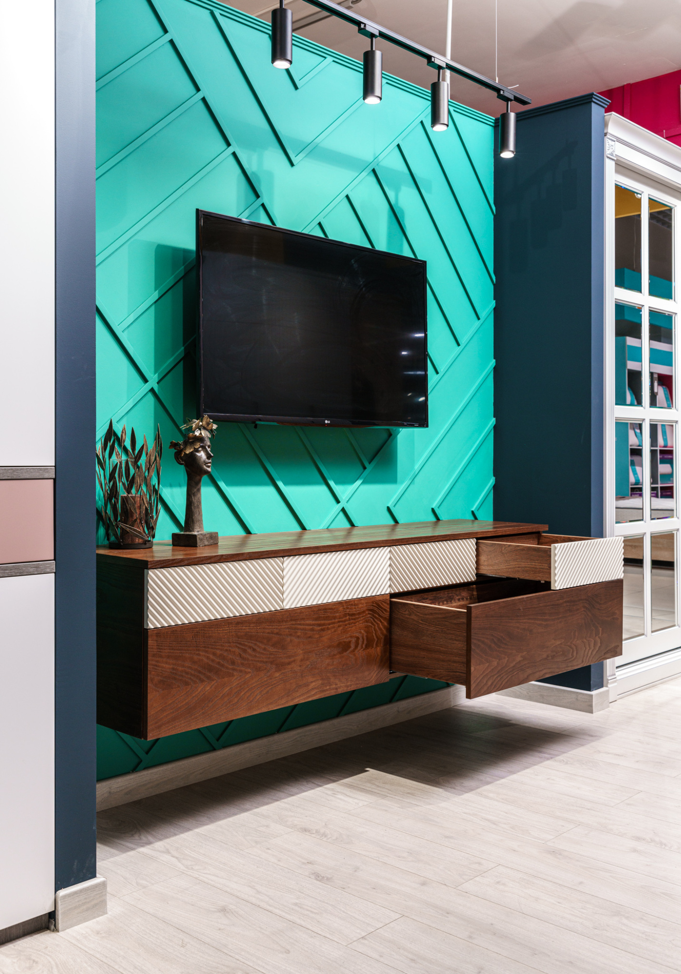 Гостиная из шпона с МДФ фасадами