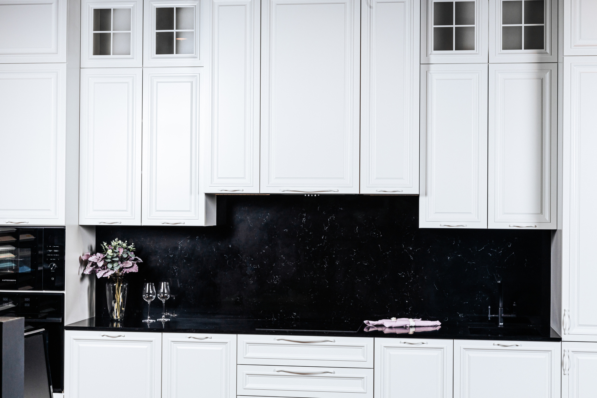 Прямая неоклассическая кухня 