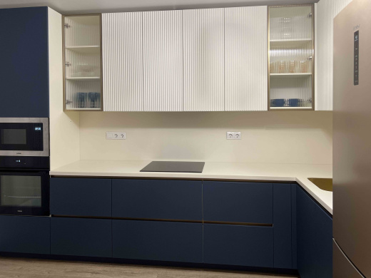 Угловая кухня из МФД