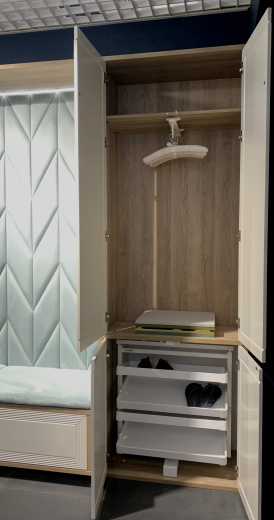 Прихожая с мягкой панелью 