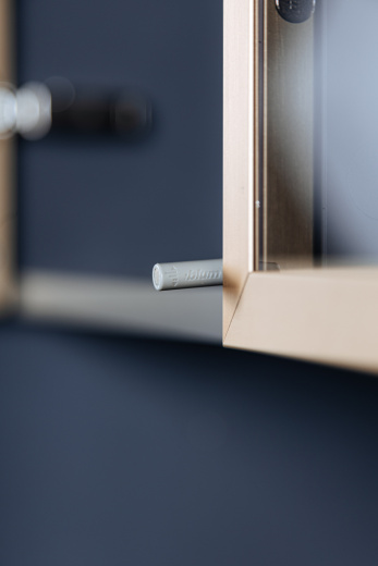 Прямая кухня с фрезерованными фасадами