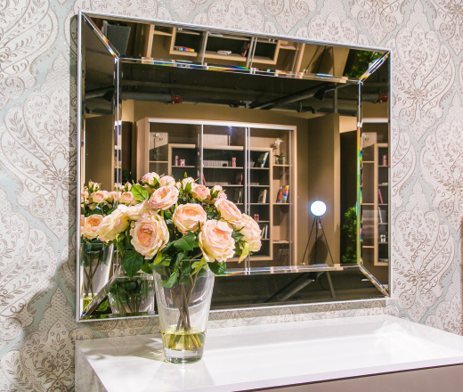 Комод с зеркалом 