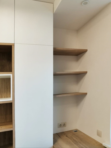 Детская встроенная система хранения с ТВ и рабочей зонами