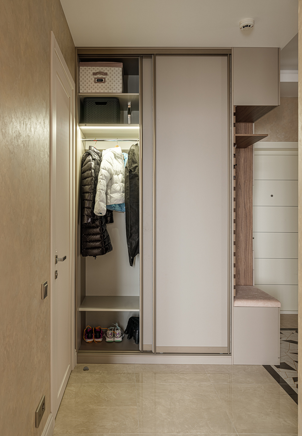 Мебель по проекту дизайнера в московскую квартиру