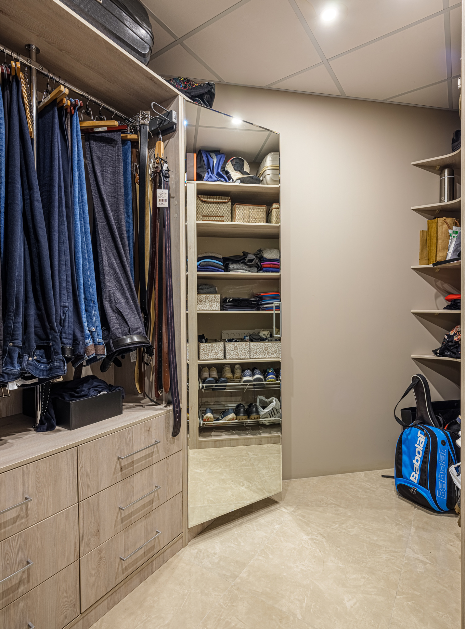 Система хранения в гардеробную 