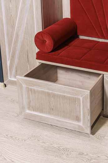 Прихожая из шпона с мягким элементом