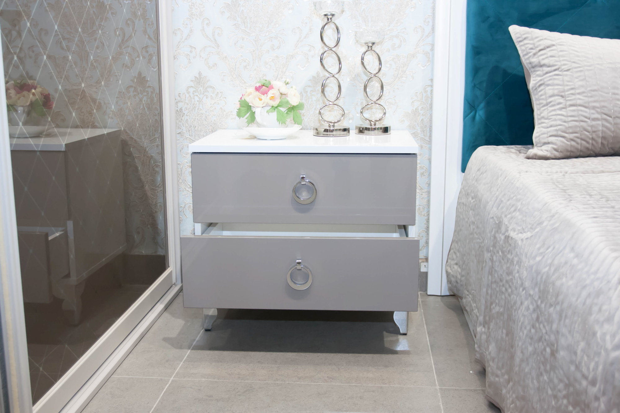 Прикроватные тумбы (2 шт.)