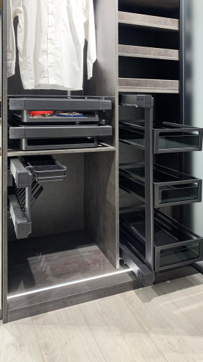 Шкаф со складной дверью