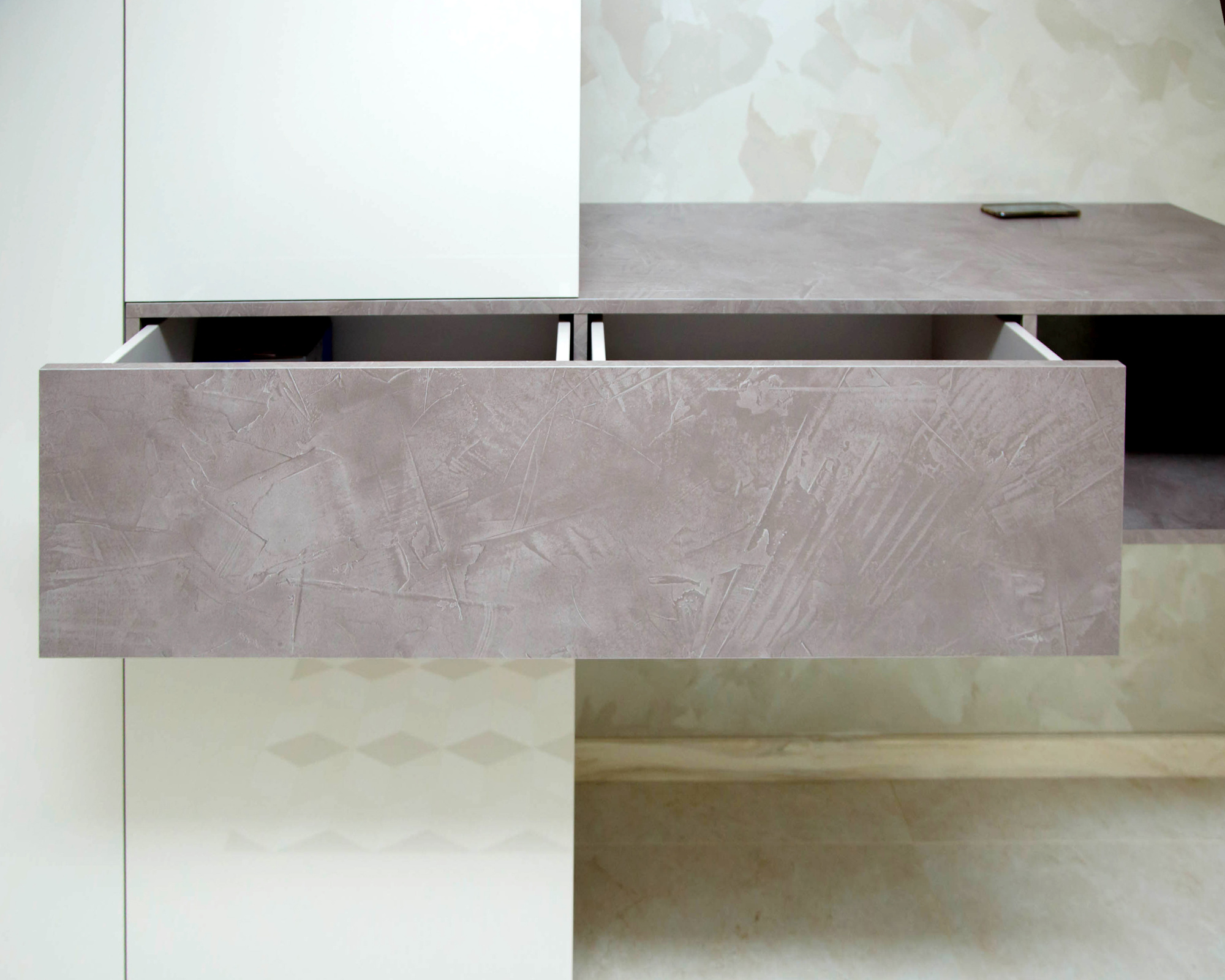 Шкаф распашной с тумбой